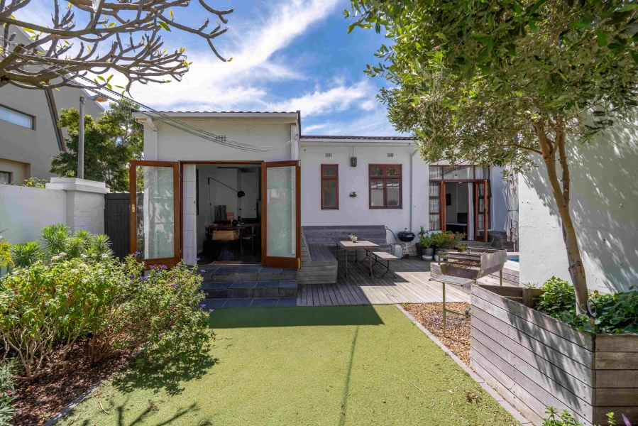 3 Bedroom Property for Sale in Vredehoek Western Cape
